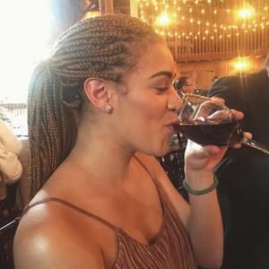 Meet your Posher, Kendra